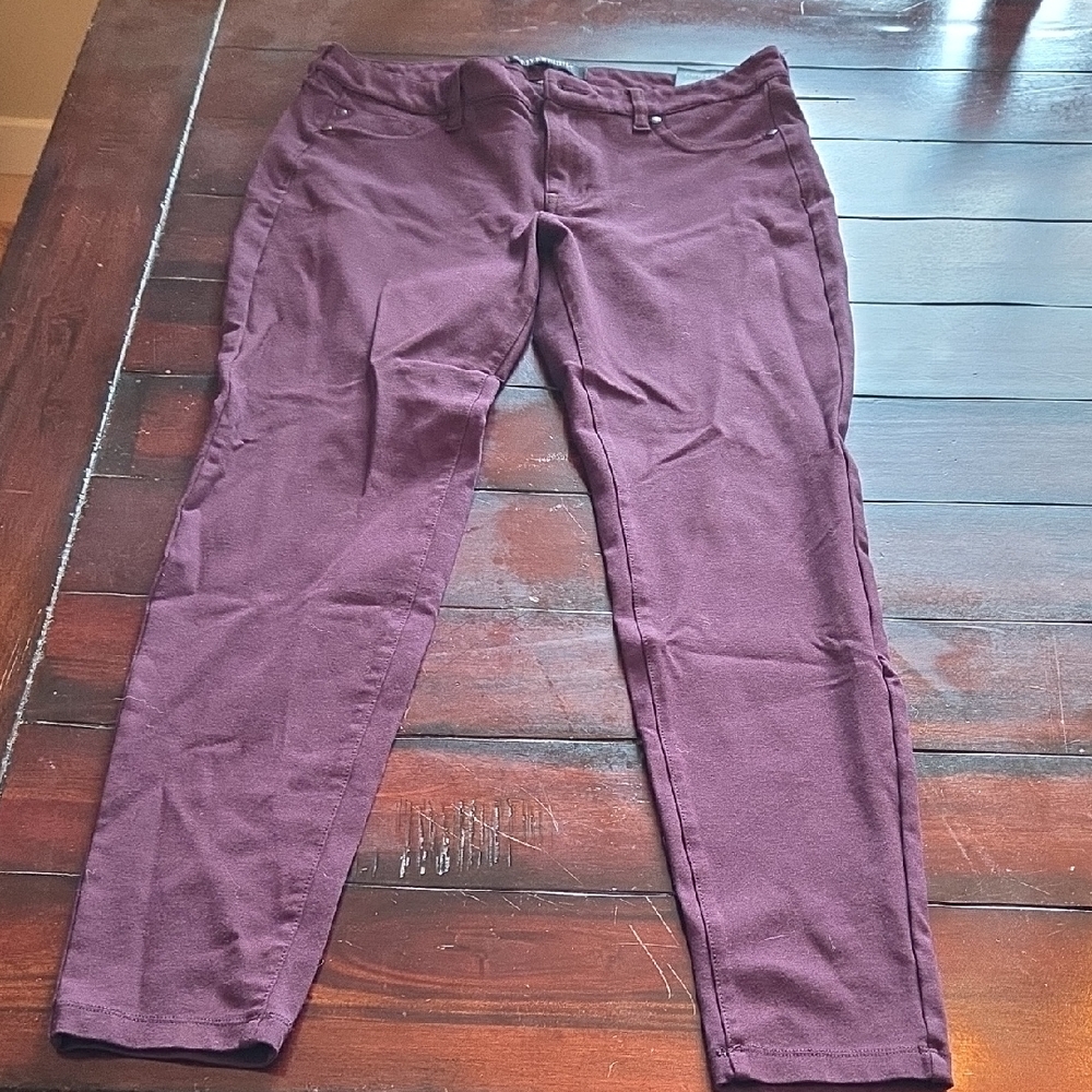 Liverpool Los Angeles Burgundy Leggings Size 10/30